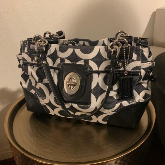 Coach Peyton Carry All Tote Bag - Picture 11 of 13